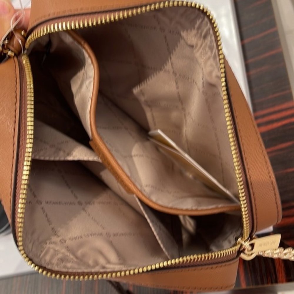 Michael Kors Large Jet Set Item East West Crossbody Brown - Picture 14 of 16
